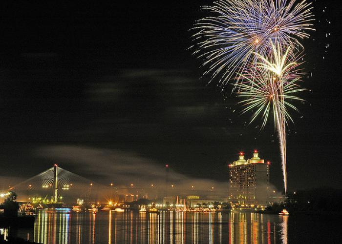 savannah riverboat cruise fourth of july