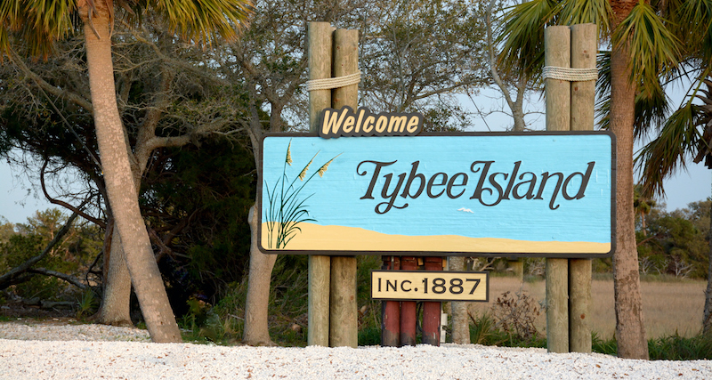 welcome to tybee island sign